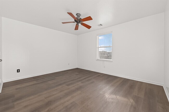 Building Photo - 20807 Echo Manor Dr