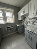 Building Photo - 376 S 20th St