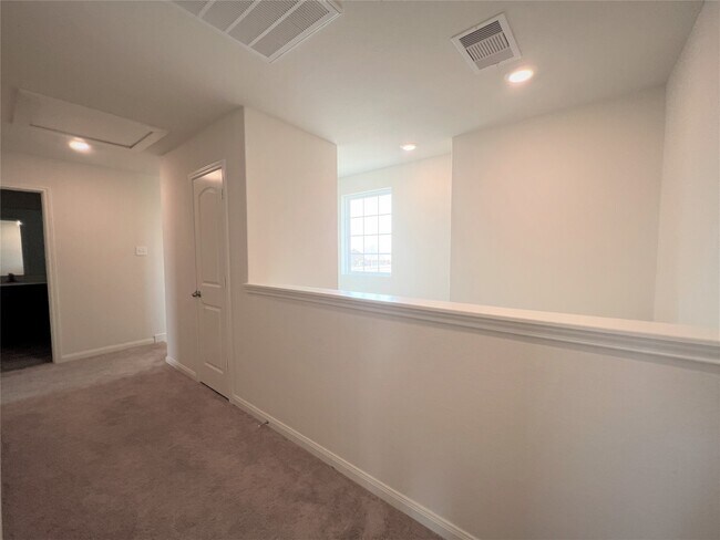 Building Photo - 10707 Gossypium Ct