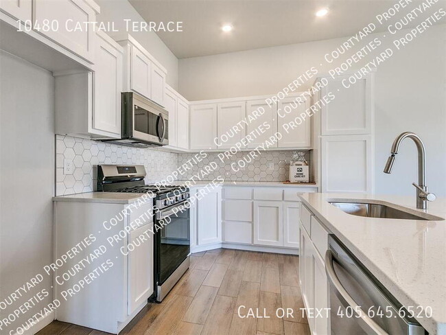 Building Photo - 10480 Cattail Ter