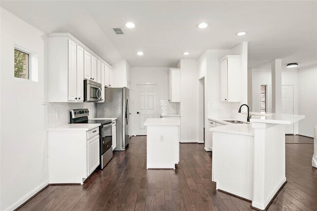 Building Photo - 99 S Wynnoak Cir
