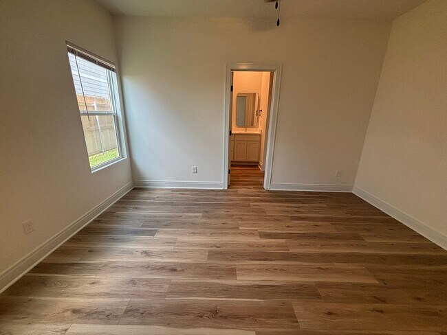 Building Photo - 5309 Rolly -