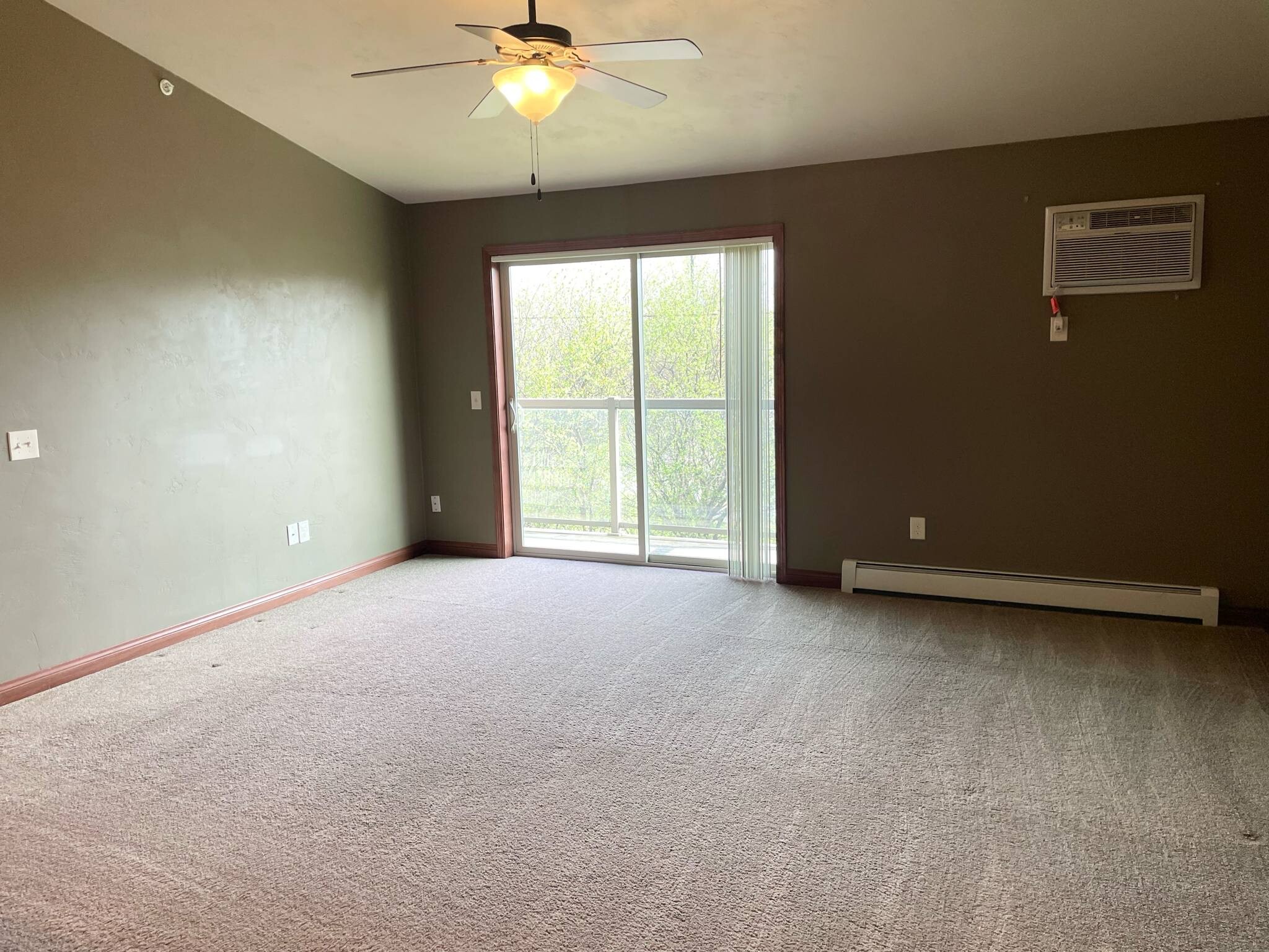 Building Photo - 3117 W Glenpark Dr