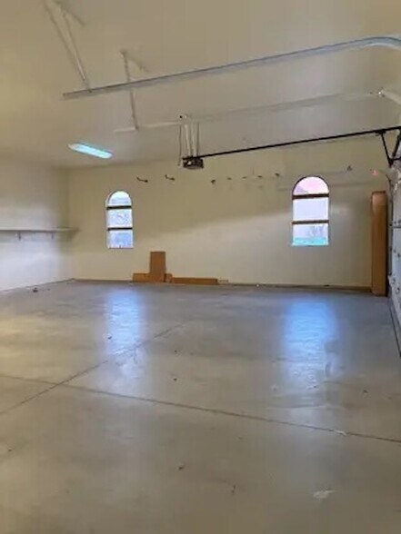 Building Photo - 337 Dakota Cir