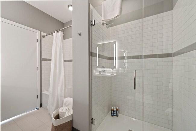 Building Photo - 1314 W Randolph St