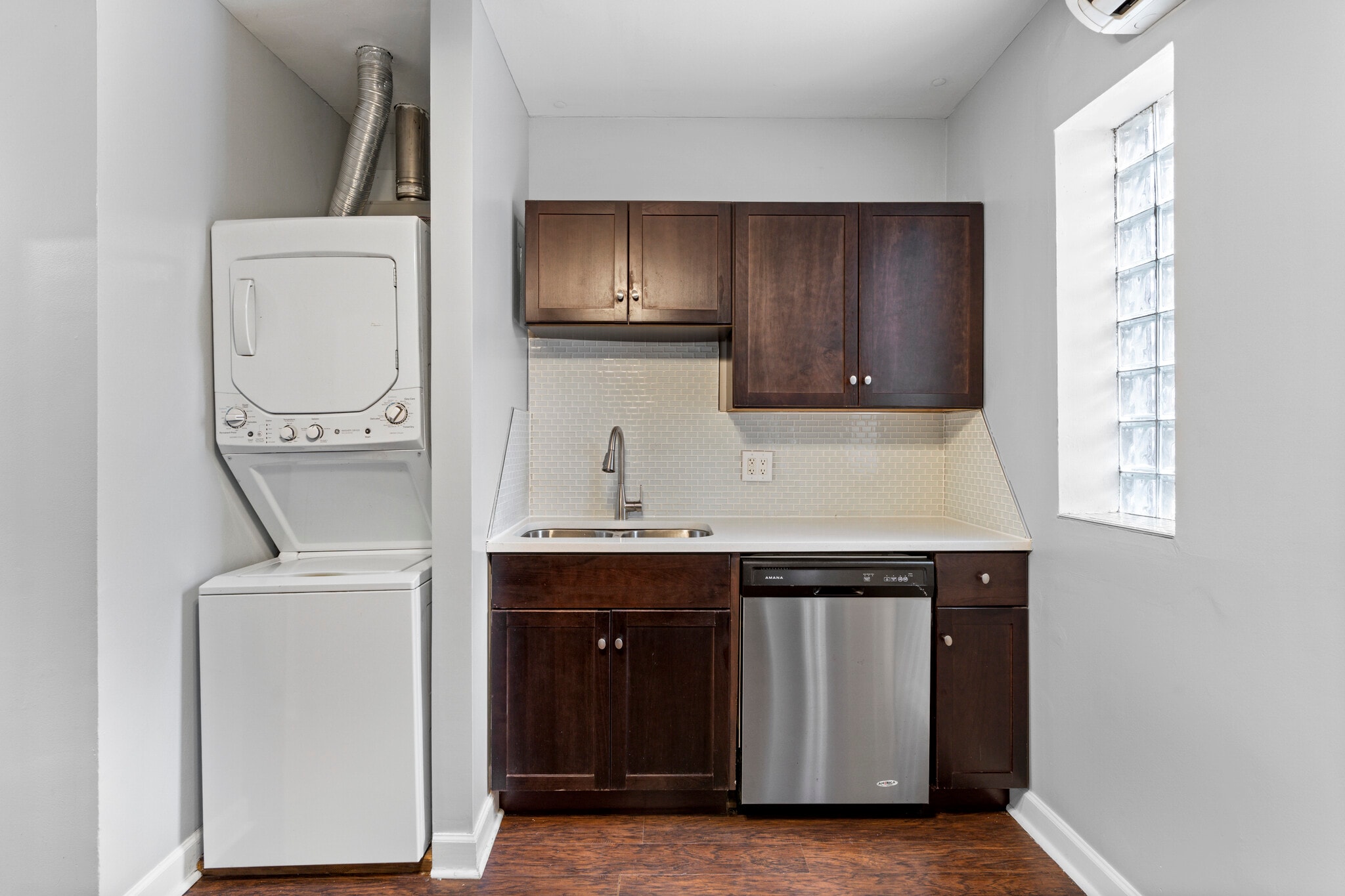 Building Photo - 2619 W Hirsch St