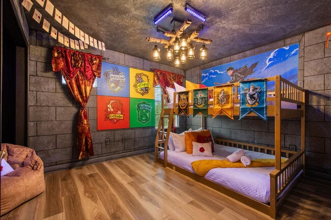 Building Photo - 4761 Kings Castle Cir