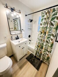 Building Photo - Remodeled one bedroom unit