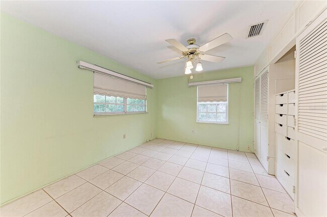 Building Photo - 1827 Alta Vista St