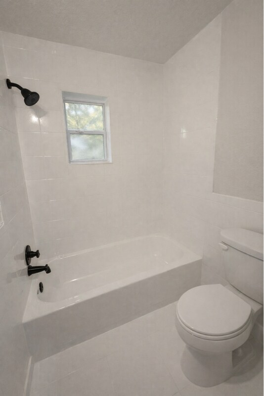 Building Photo - 805 NW 12th Ave