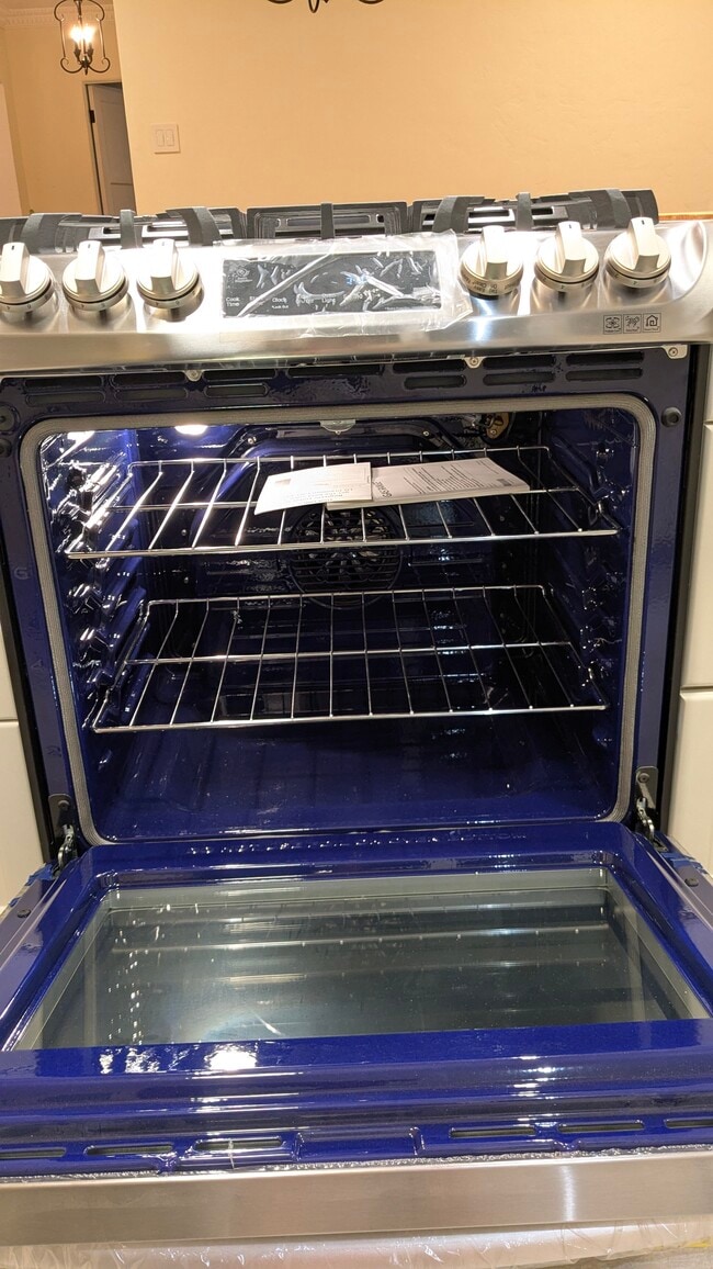 BRAND NEW LG Convection Range Interior - 1103 S Crescent Heights Blvd