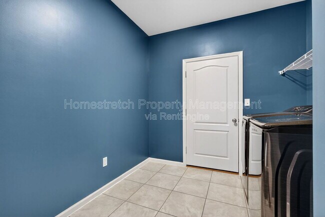 Building Photo - 738 Lost Canyon Blvd