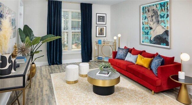 Building Photo - 105 Rogers St NE