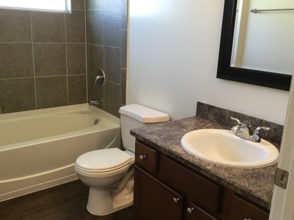 Building Photo - 351 N Twin Maple Rd