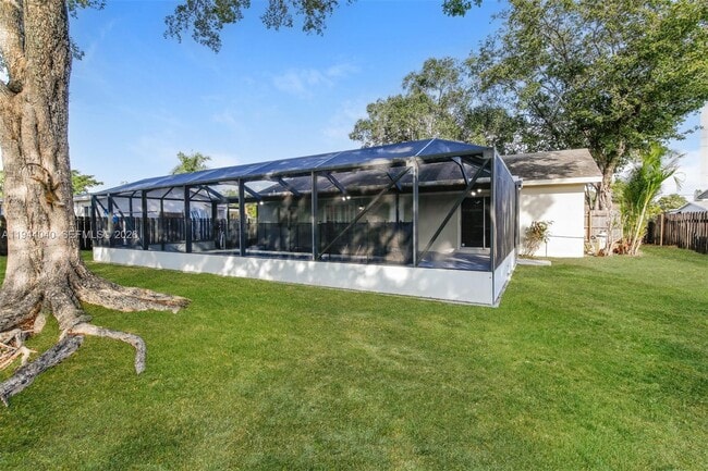 Building Photo - 8410 NW 27th Pl