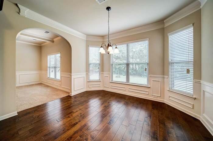 Building Photo - 559 Madison Park