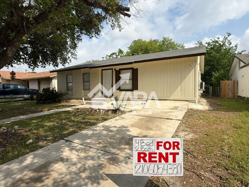 Building Photo - 4847 Featherock Dr