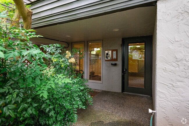 Building Photo - Pacifica Apartments