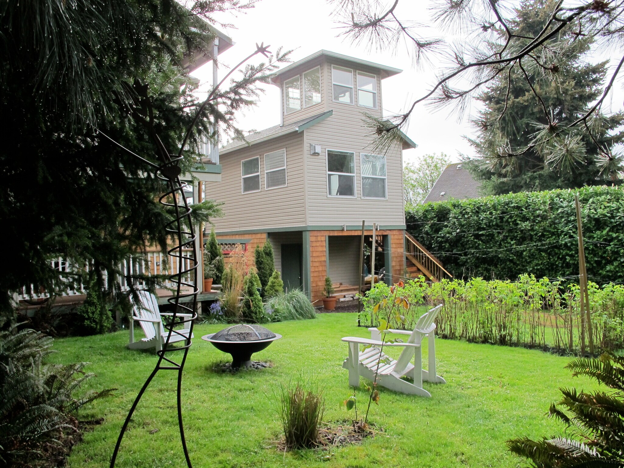 Building Photo - 3805 NE 11th Ave