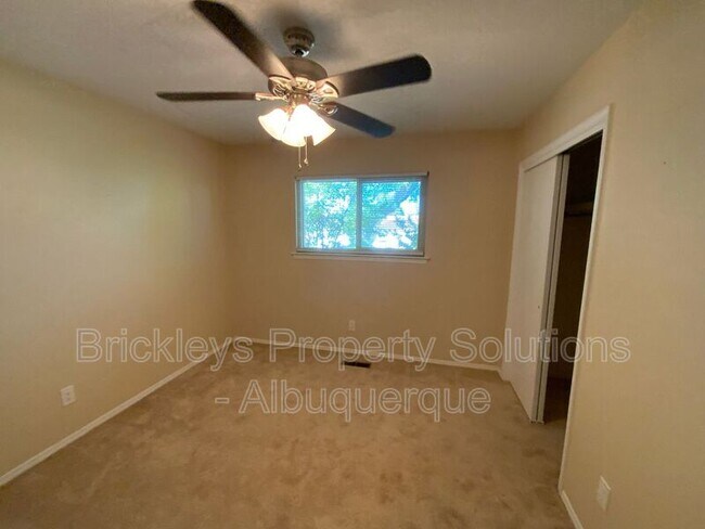 Building Photo - 2440 Algodones St NE