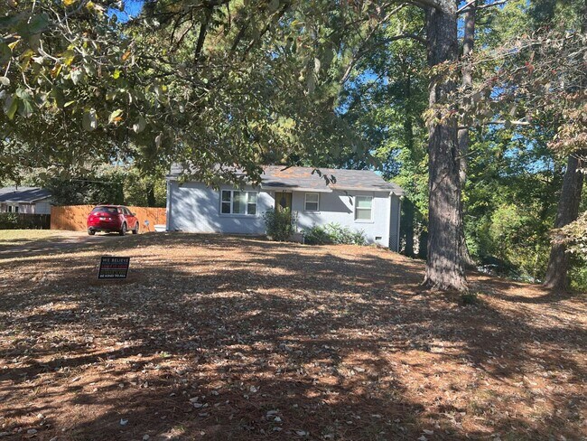 Building Photo - 43 Finch Dr SE