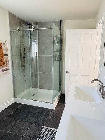 Building Photo - 515 Cow Hill Rd