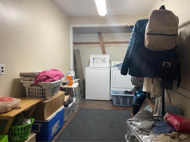 Building Photo - 224 State St