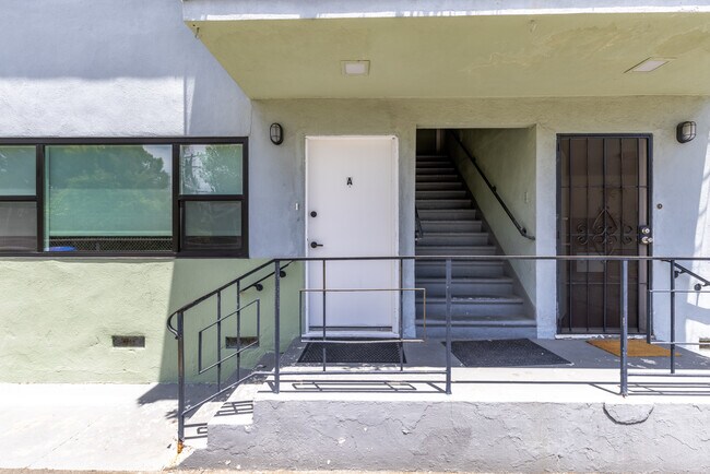 Building Photo - 2328 Virginia Ave