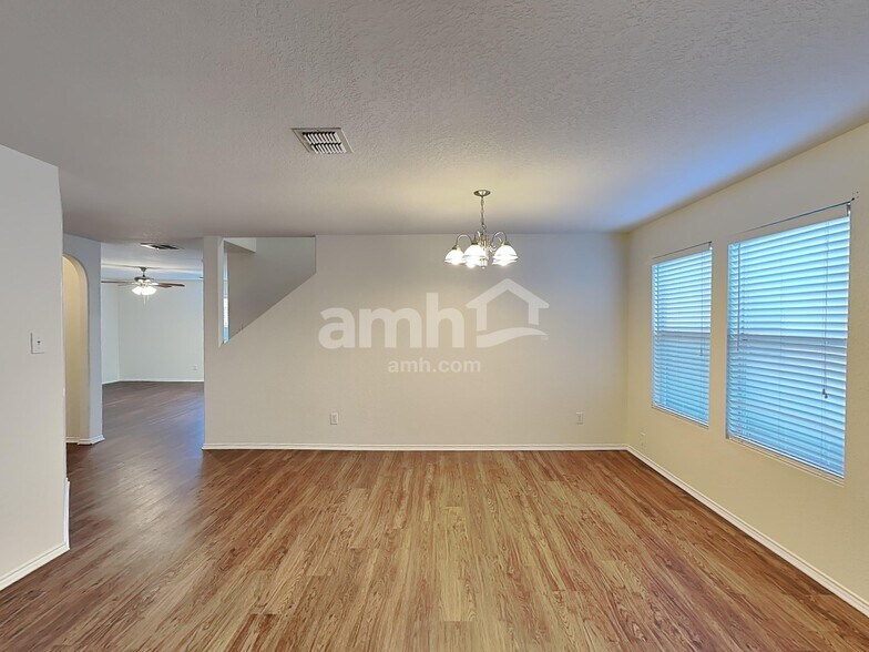 Building Photo - 715 Rodeo Ranch