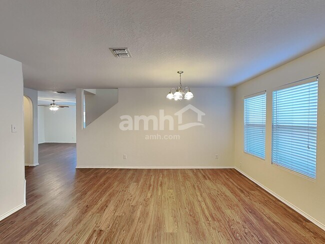 Building Photo - 715 Rodeo Ranch