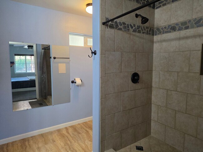 Building Photo - STUNNING PROPERTY-3 bedroom/2 bath Manufacture home in Central Bullhead City