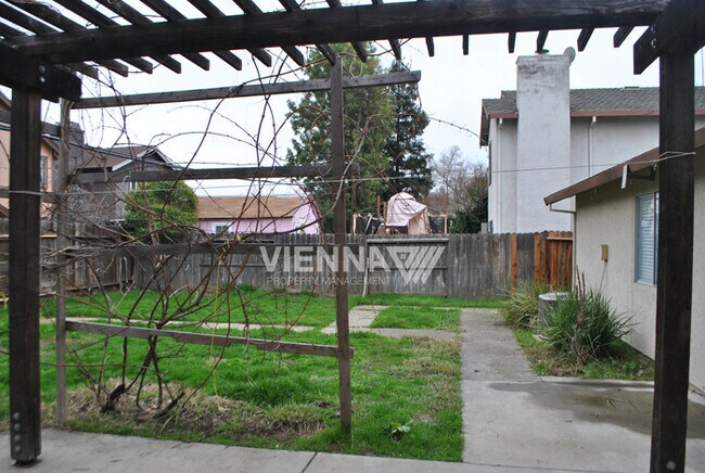 Building Photo - House for Rent in Antelope!