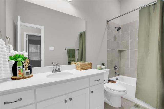 Building Photo - 347 Saltmeadow Ln