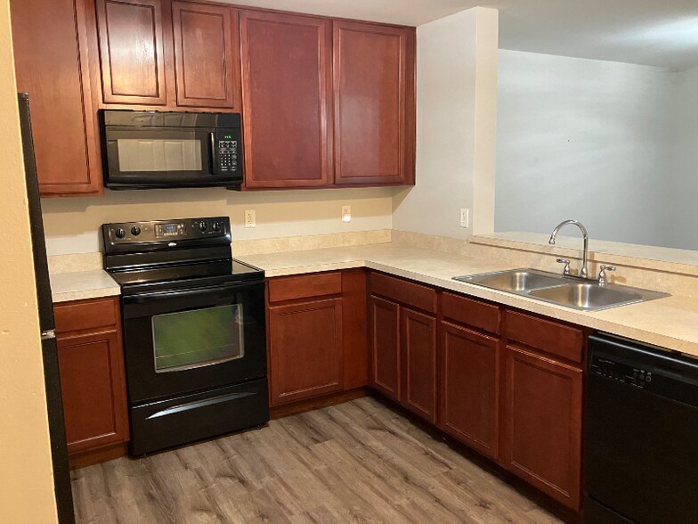 Building Photo - 152 Bertram Dr