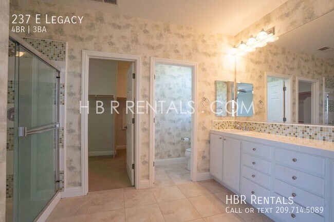 Building Photo - WICKLUND Village 4 Bedroom Home - Gated Dr...