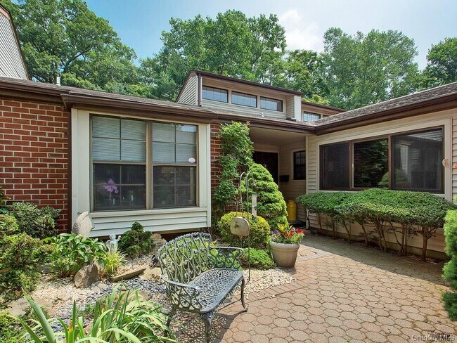 Building Photo - 160 Dove Hill Dr