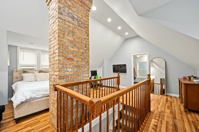 Building Photo - 402 Turner Ave
