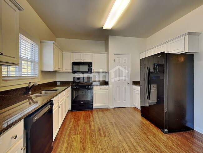 Building Photo - 750 Brooks Rd