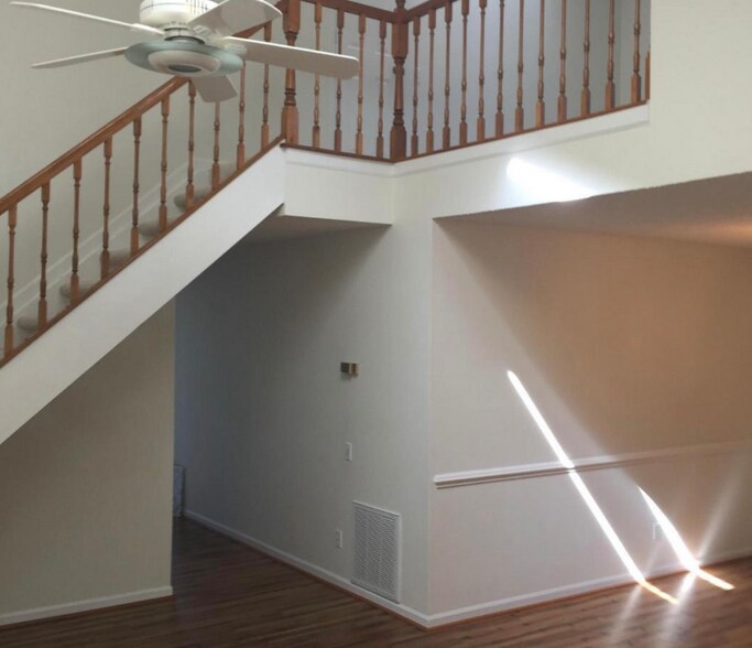 Building Photo - 12003 Golf Ridge Ct