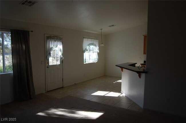 Building Photo - 1601 Zelzah Ave