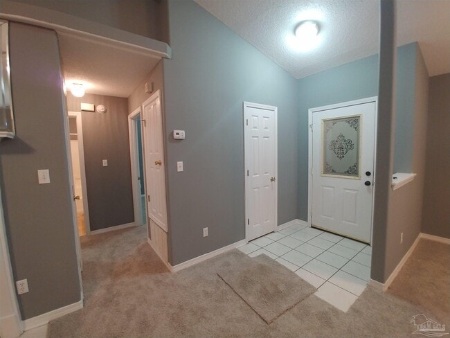 Building Photo - 6024 Yellow Rose Dr