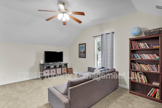 Building Photo - 121 Tappan Zee Dr