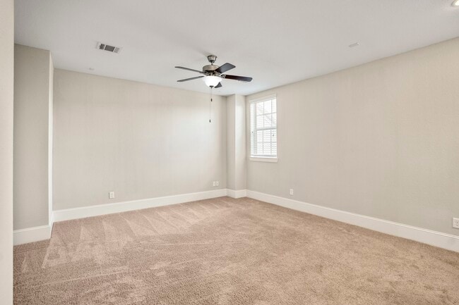 Building Photo - 11005 Acorn Falls Dr