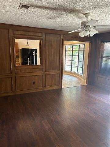 Building Photo - 820 Lake Forest Ct