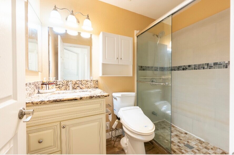 Building Photo - 1803 Ybarra Dr