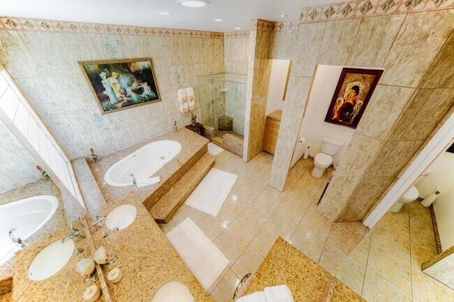 Building Photo - 31695 Avenida Del Padre