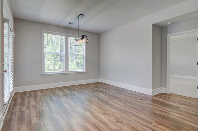 Building Photo - 216 Quimby Hill Dr