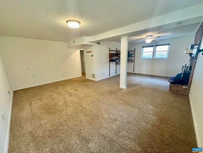 Building Photo - 3501 Glenaire Dr