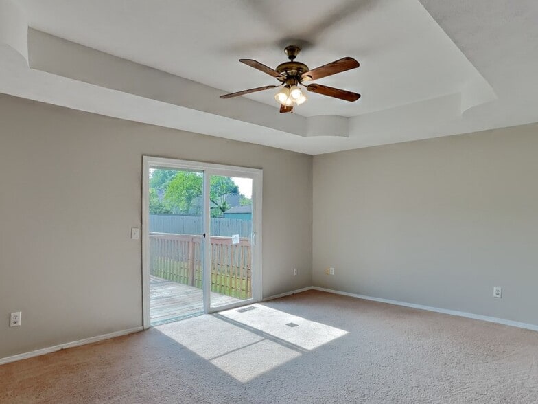 Building Photo - 720 N Elder Ave