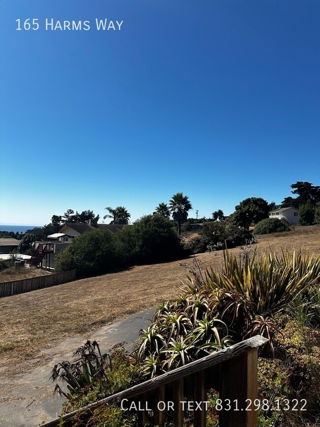 Building Photo - Expansive 4 Bed, 2 Bath La Selva Beach Hom...